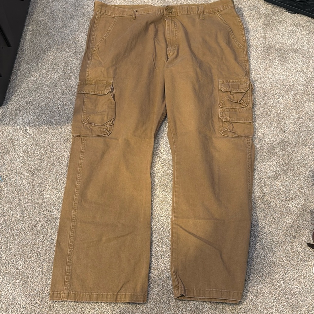 Men’s Wrangler cargo pants , 42x30